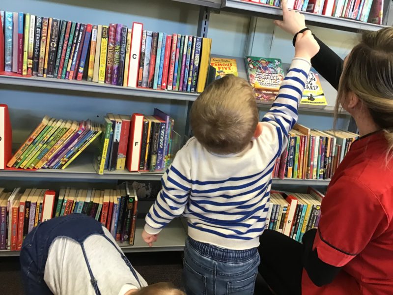 Nursery Day Trip to Ystradgynlais Library